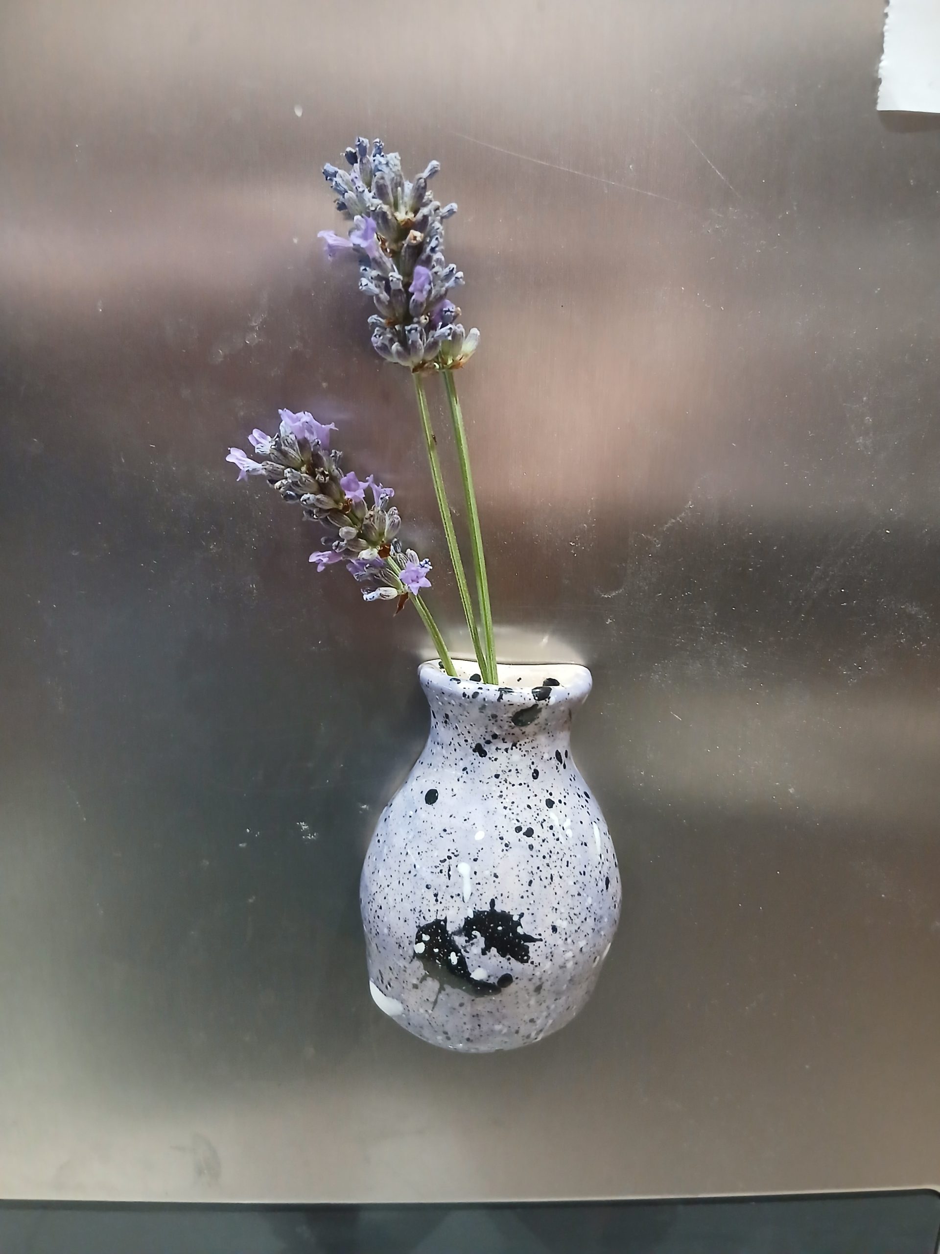 Magnet mini vase (niveau : avoir déjà tourné)